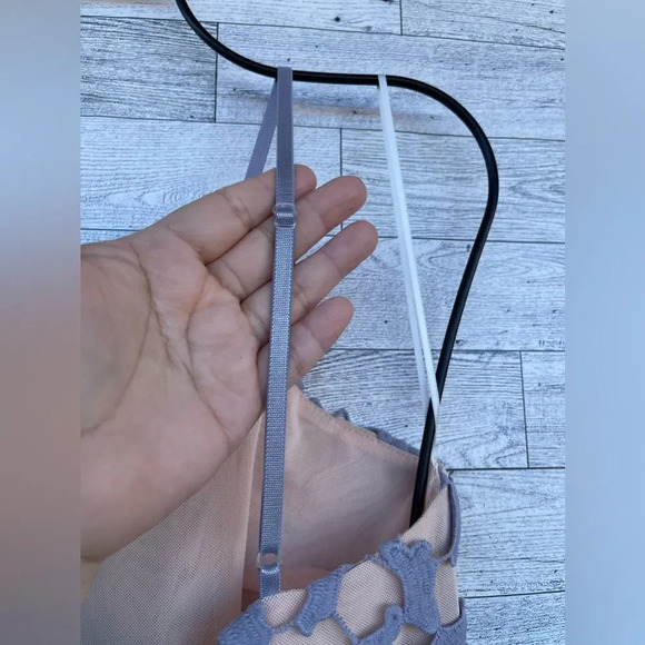 Elliatt Bella Floral Lace Midi Dress size small - Picture 6 of 15